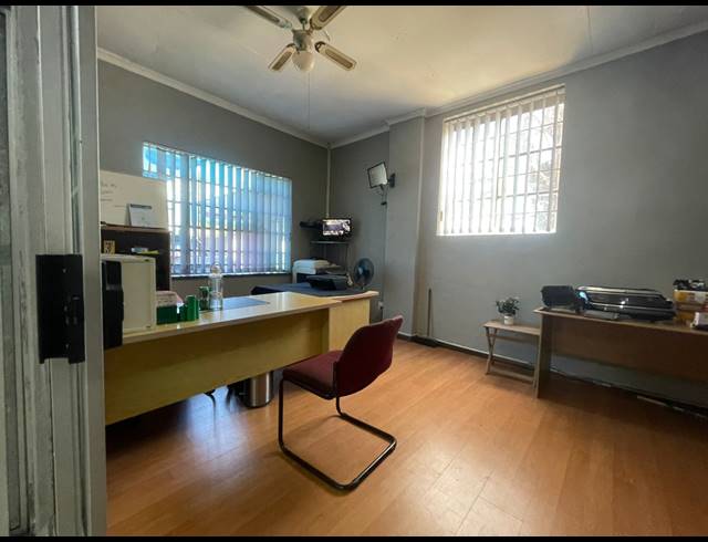 990M² WORKSHOP FOR SALE IN BRAKPAN CENTRAL